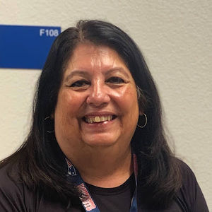 Meet your Posher, Nieves